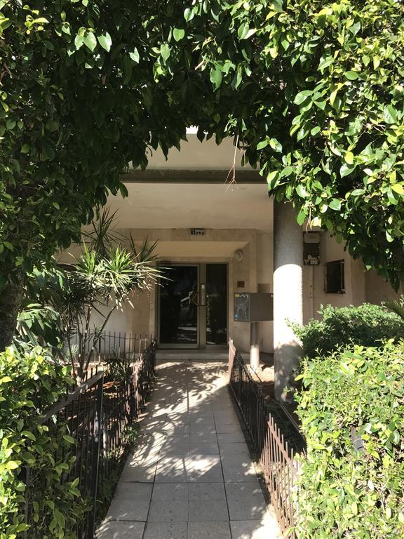 Appartamento Ben Gurion 83 Tel Aviv Esterno foto